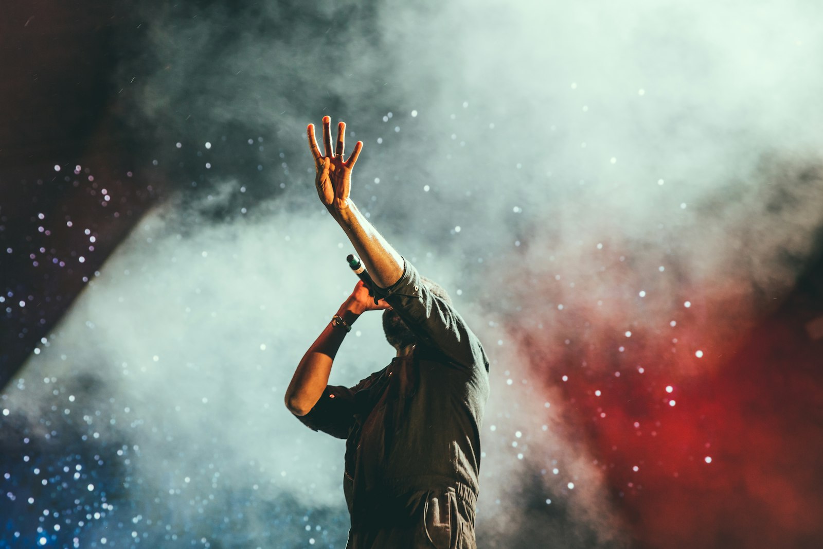 重低音を支えるスピーカー